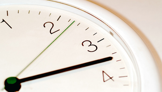 2014年广州中考语文作文：迟了一分钟| 思路分析一| 优秀范文600字_广州爱智康